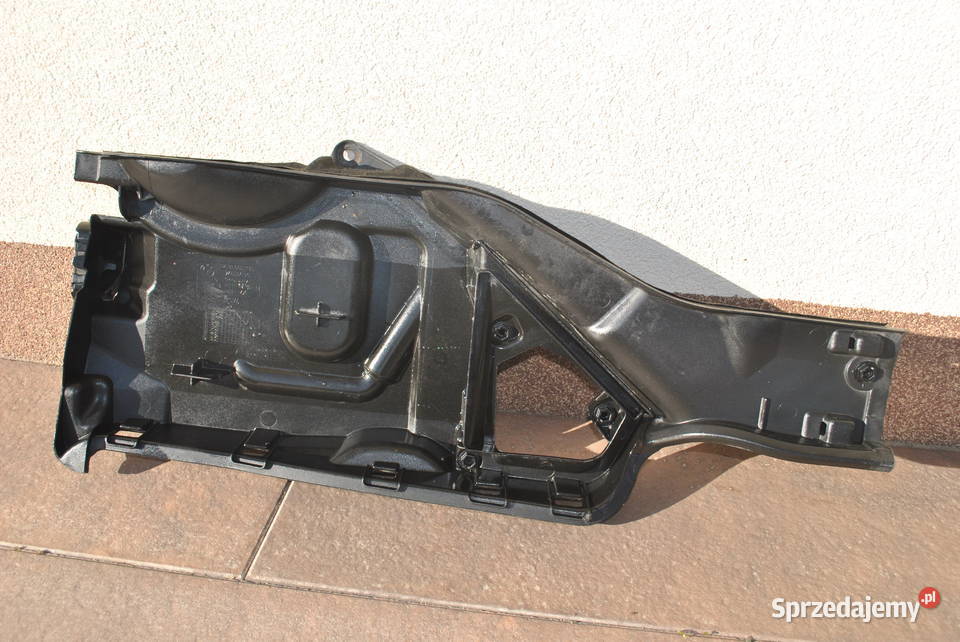 Wlot powietrza kabinowego lewa strona BMW E60 śląskie Poręba sprzedam