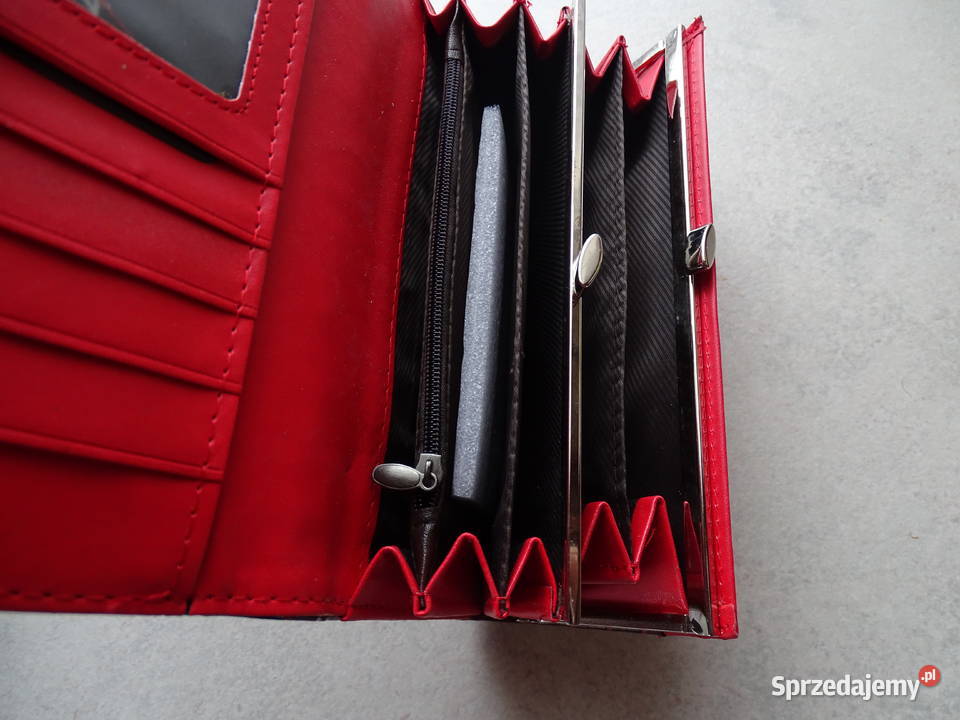 Duży portfel lakierowany z tworzywa firmy Różan sprzedam