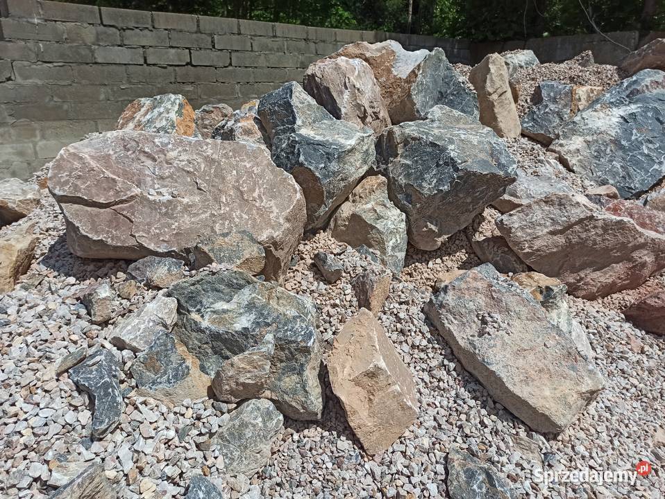 Głaz Kolorowy duży kamień skała bryła czerwony