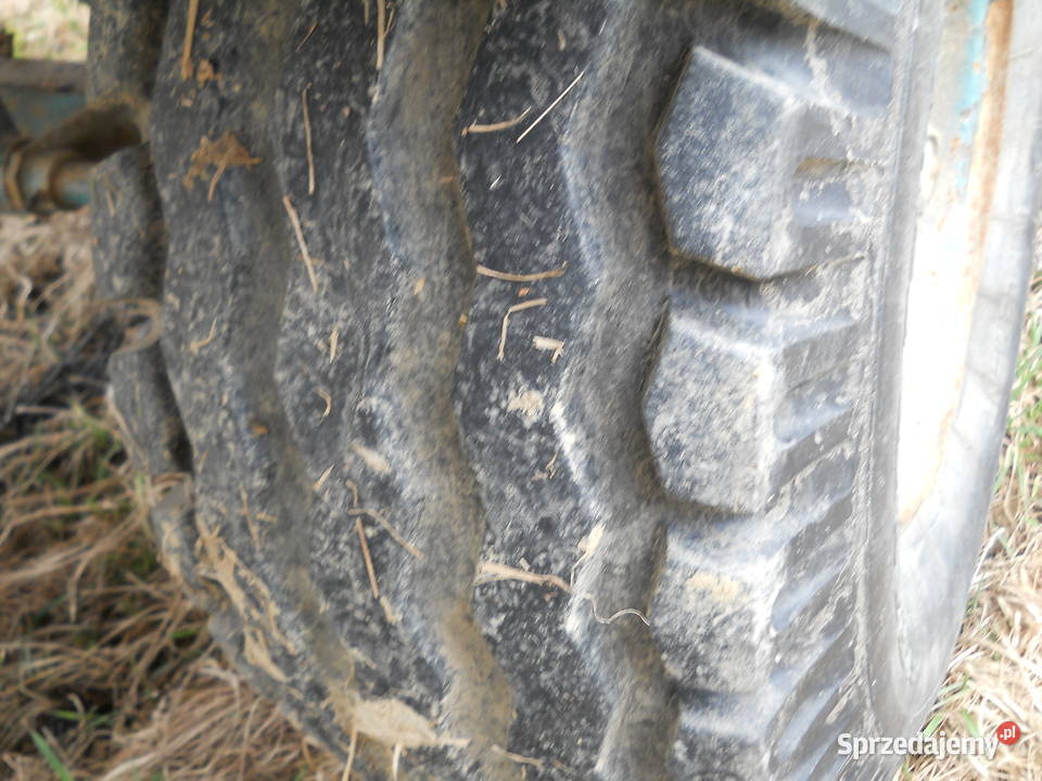 Przyczepa do transportu balli nieuszkodzony Maszyny rolnicze