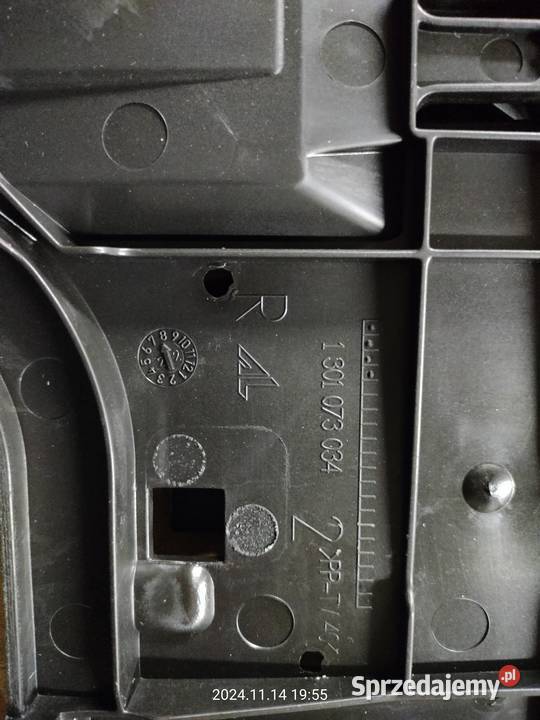 Audi A4 B8 podstawy reflektorów oryginał Ciechocinek sprzedam