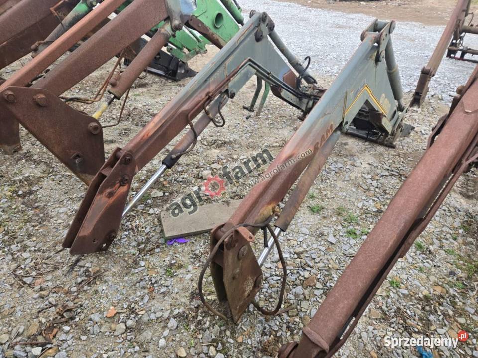 Ładowacz czołowy Agram Q630 Byków