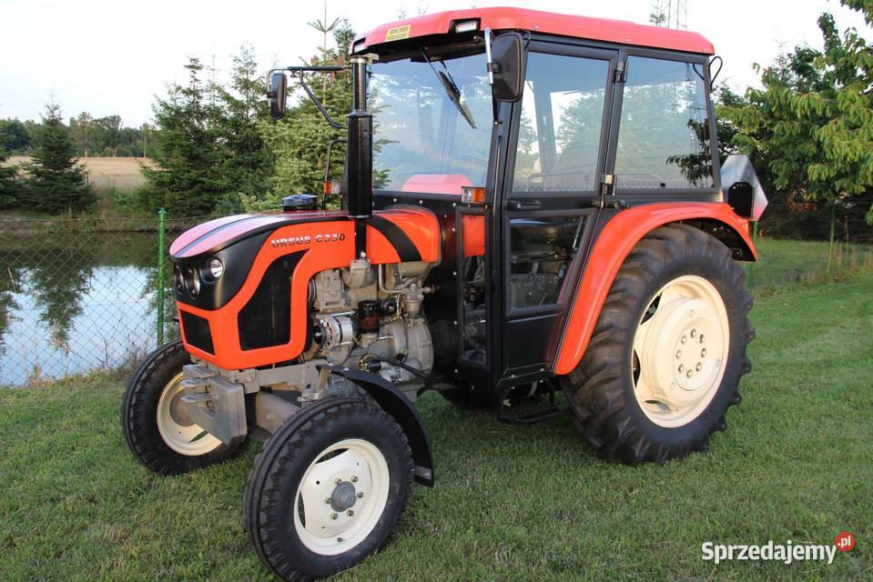 Maska ciągnikowa tworzywo Ursus C330 C330 model nieuszkodzony Rogóźno