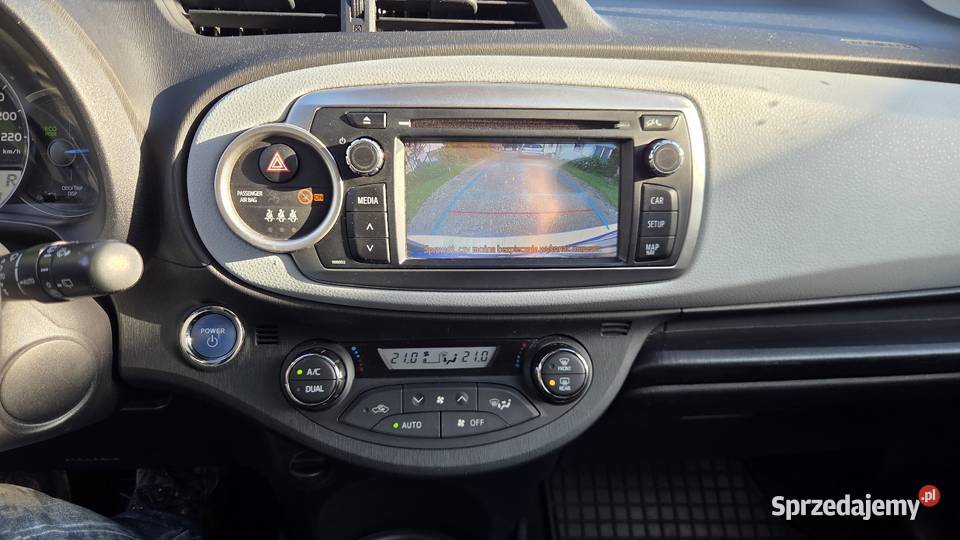 Toyota Yaris Hybryda Automat 52 przebiegu Gdańsk