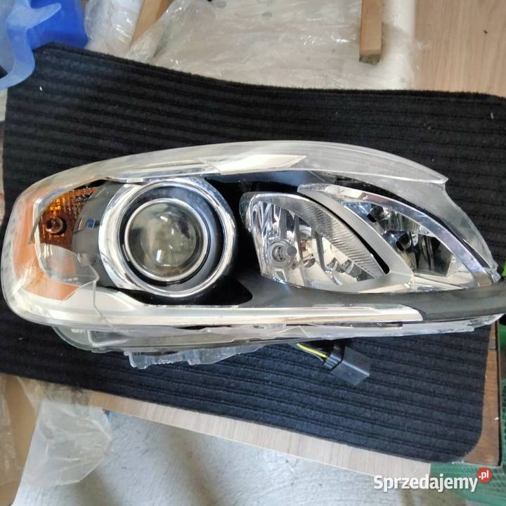 Lampa prawa Volvo S60 lift Na części Siedlce