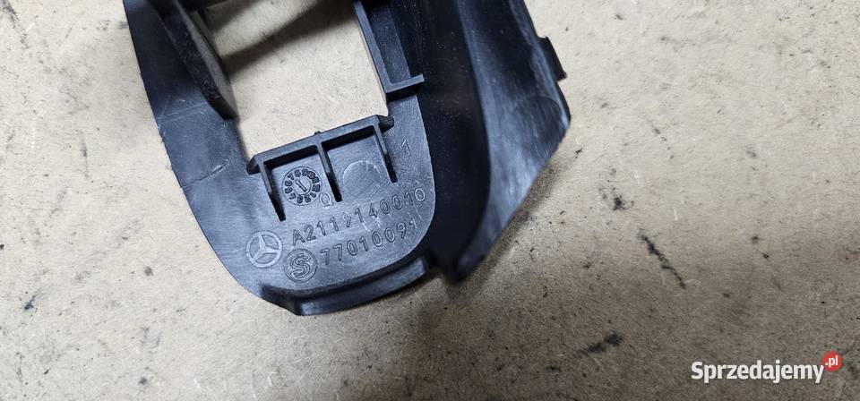 Lampka fotela mercedes w211 2119140010 Pozostałe