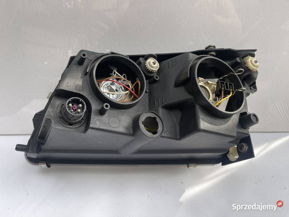 VW PASSAT B5 PRAWA LAMPA PRZÓD Lampy przednie Ostroróg
