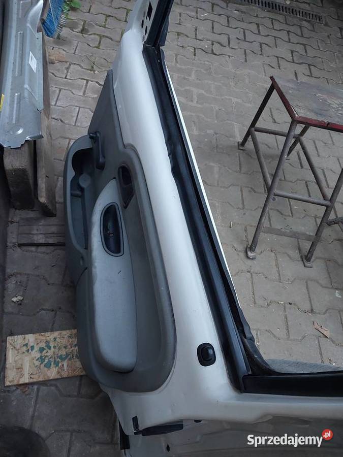 Renault Kangoo prawe przednie drzwi Rok produkcji 2008 Drzwi śląskie Cieszyn