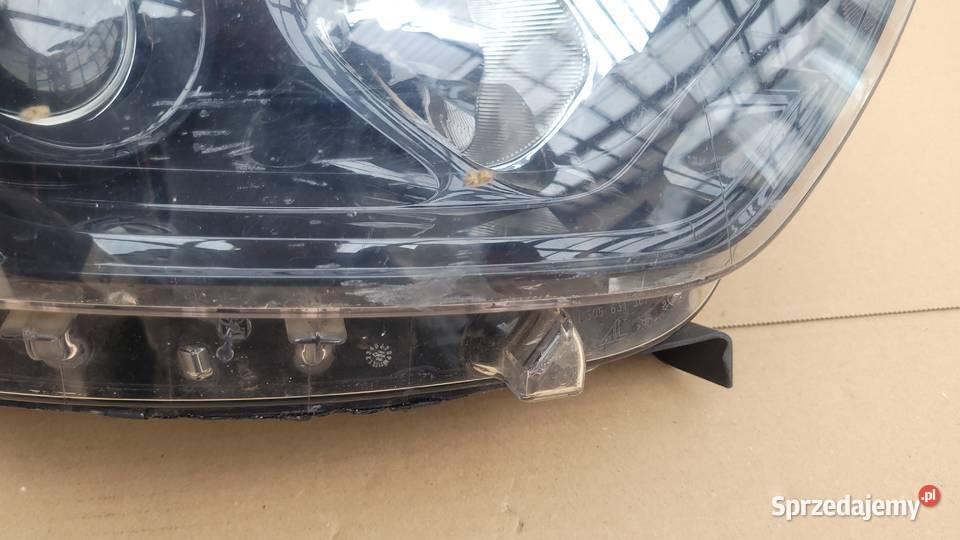 RENAULT CAPTUR I 13 LAMPA PRAWA REFLEKTOR PRAWY osobowe Lampy przednie Ruda Śląska