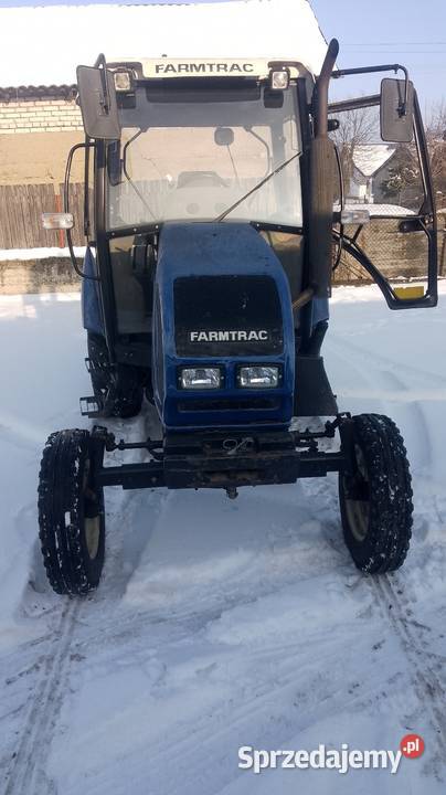 Ciągnik rolniczy Farmtrac 535 pierwszy