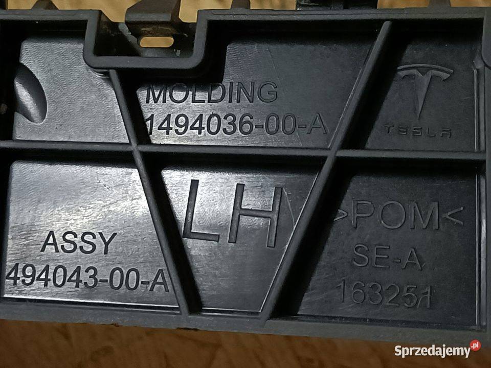 TESLA MODEL Y ŚLIZG ZDERZAK LEWY TYŁ 149403600A