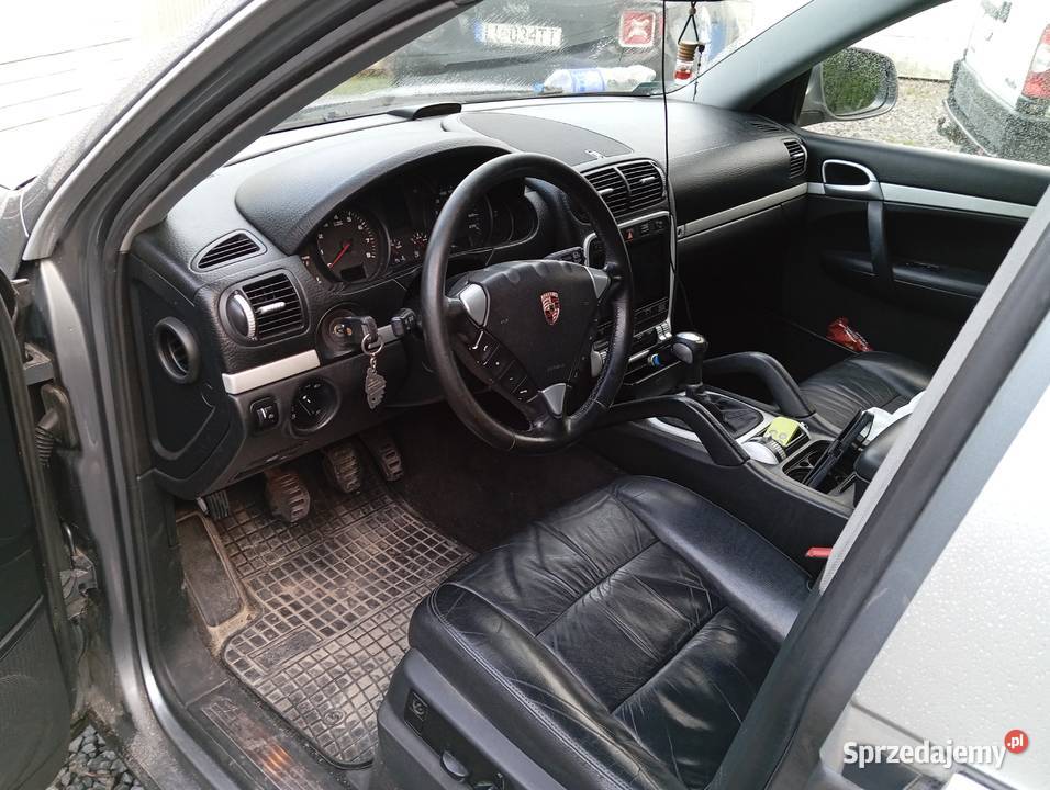Porsche Cayenne 32 lpg manualna