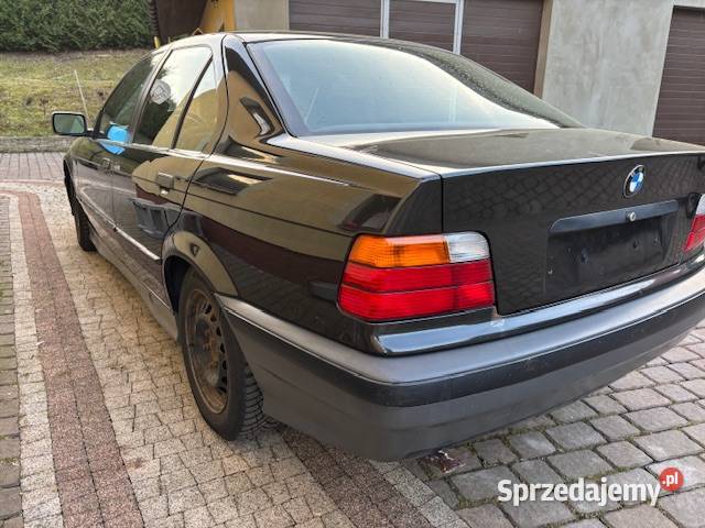 BMW 318 i manualna Grojec
