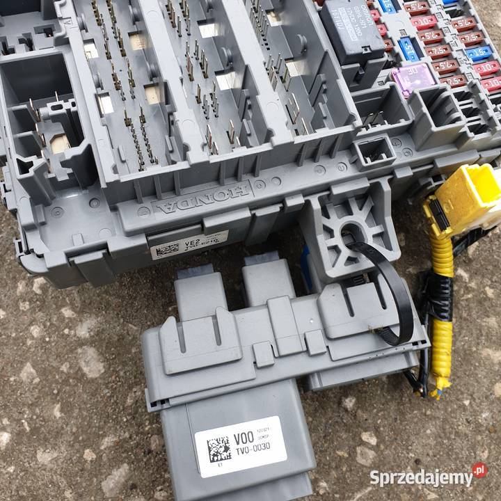 HONDA CIVIC IX SKRZYNKA BEZPIECZNIKOW TV00030 Łochowice sprzedam