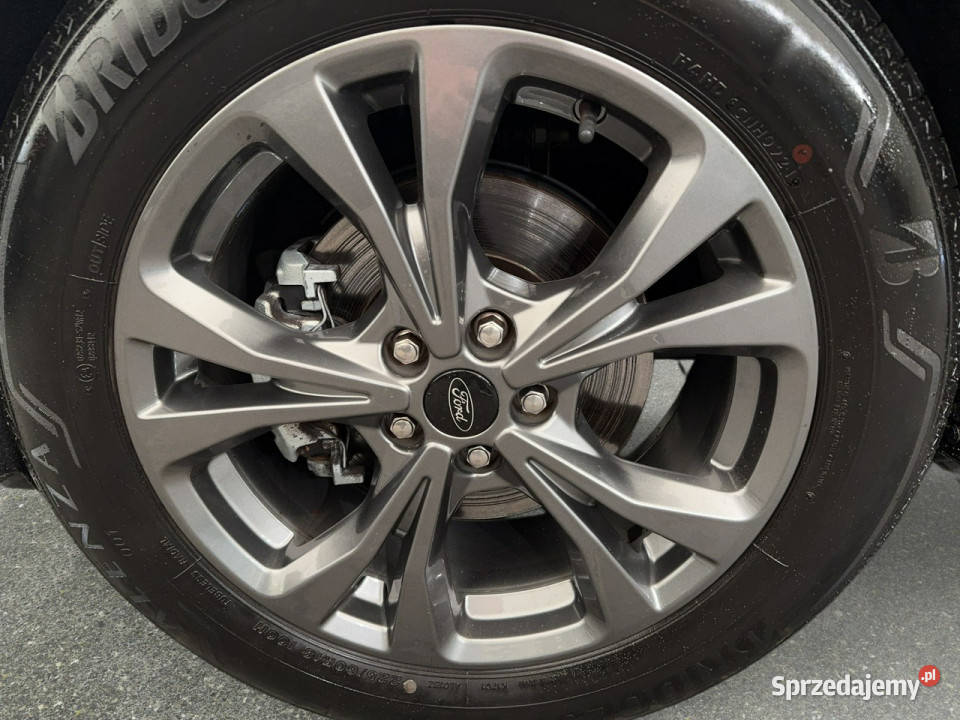 Ford Kuga VAT 23 STline 15EB 150 M6 20222023 r światła przeciwmgielne