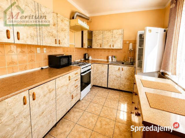 sprzedaży domu wolnostojącego Krosno 130m2 asfalt