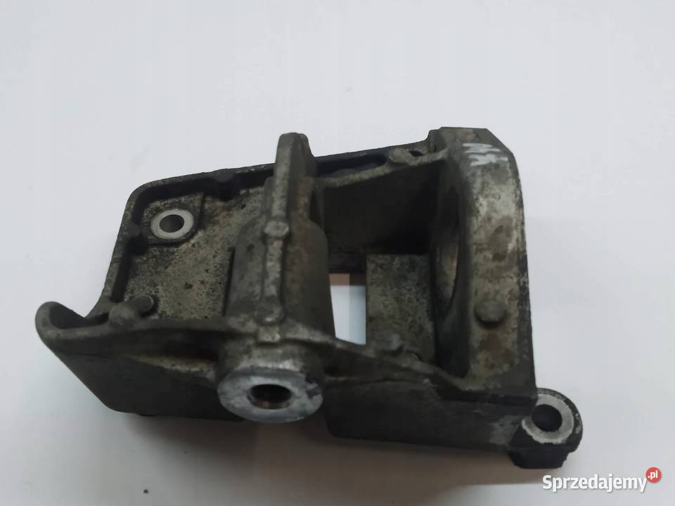 ŁAPA WSPORNIK 8200058524 35 V6 VQ35DE Renault
