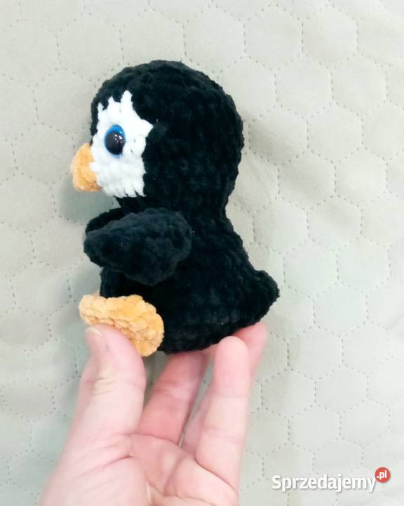 Pingwin wykonany na szydełku Rękodzieło Rękodzieło