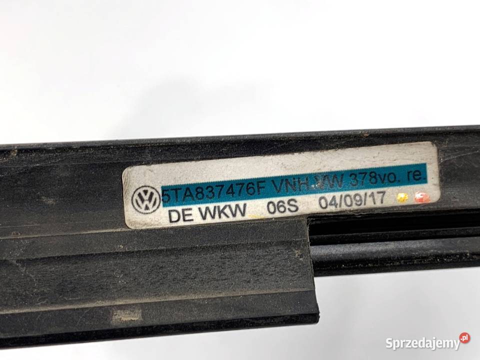 LISTWA ZGARNIAJĄCA PRZÓD PRAWY VW TOURAN Listwy podkarpackie