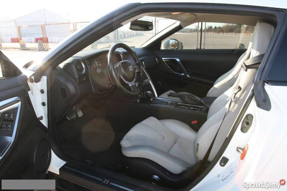 Na sprzedaż nieuszkodzony Nissan GTR bialy nieuszkodzony mazowieckie Warszawa