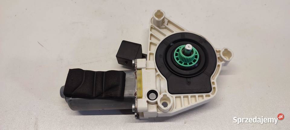 MERCEDES X117 CLA SILNICZEK SZYB PRAWY TYŁ sprzedam