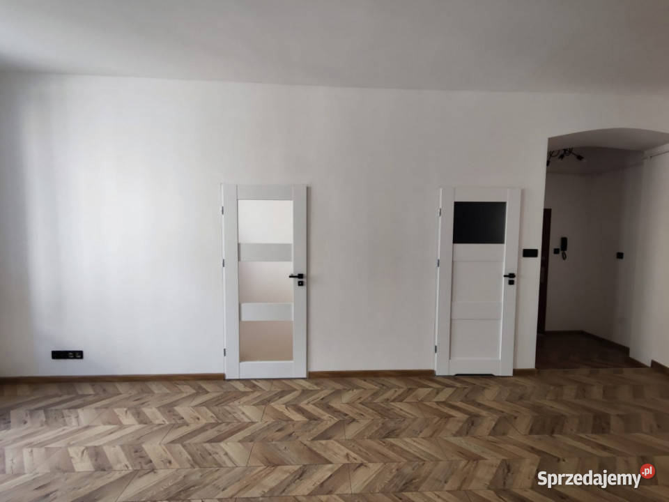 Na sprzedaż przestronne mieszkanie w centrum