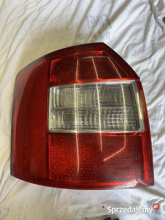 Lewa lampa tył A4 B6 lubelskie Radzyń Podlaski