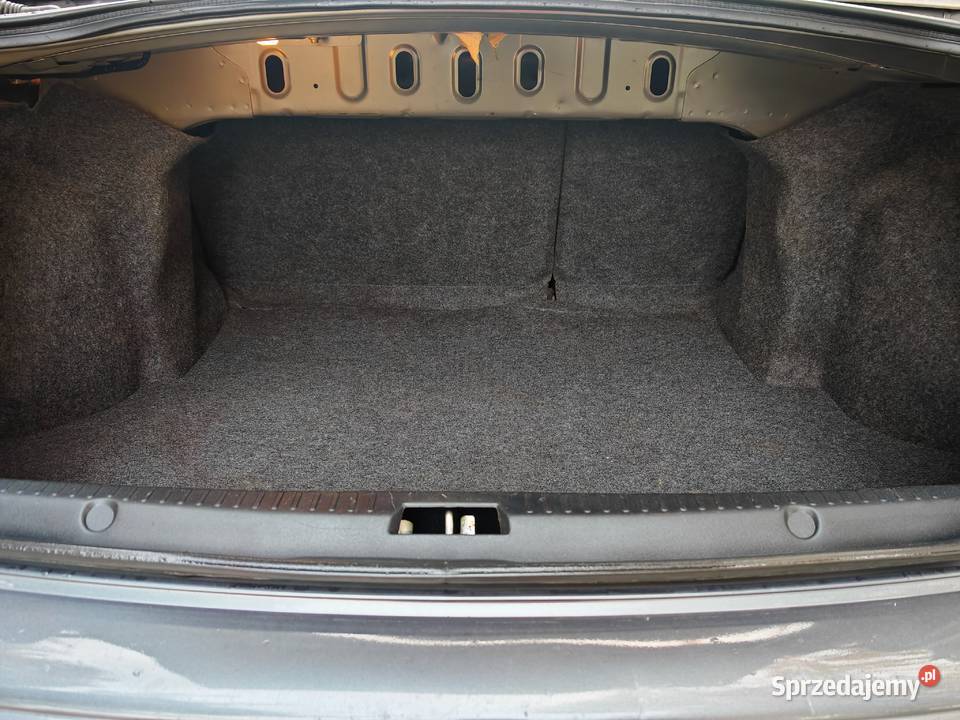 Mitsubishi Lancer IX sedan 16 benzyna MIVEC 1590cm3 Ostrowiec Świętokrzyski sprzedam