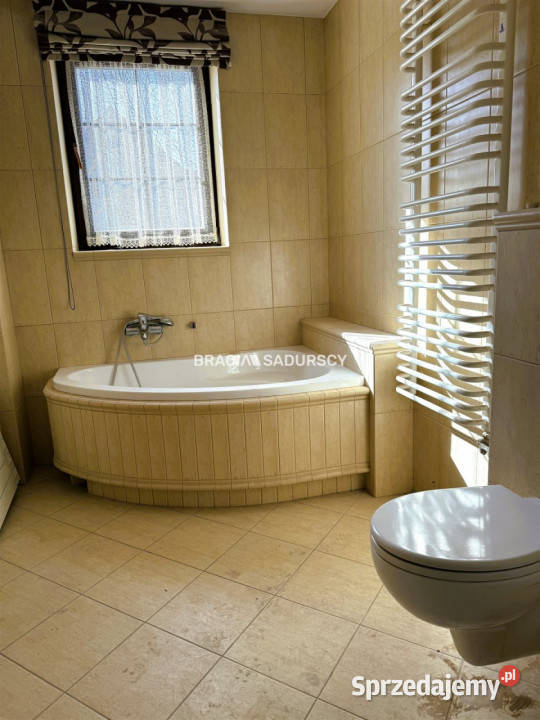 sprzedaży domu wolnostojącego 261m2 Kraków 2 piętra