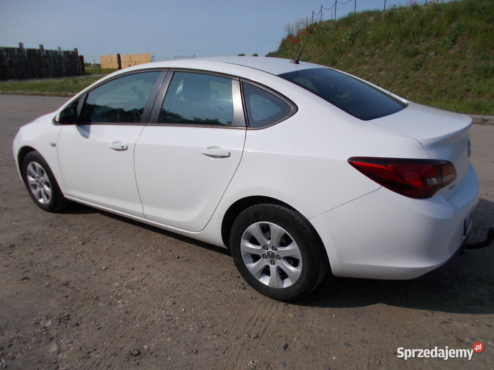 Opel Astra j sedan Salon Polska 2018 biały hak Pigża