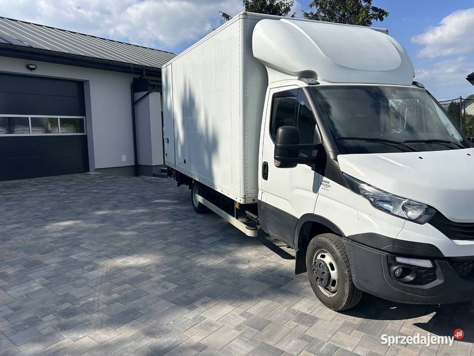 Iveco Daily 50C18 30 180 Rozstaw 4100 Winda Rok produkcji 2018 Ostrów Mazowiecka