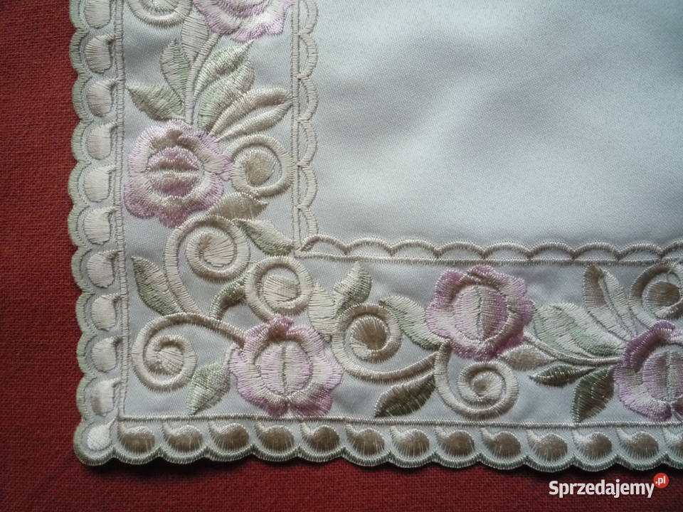 NOWA Serwetka Kremowa Maszynowo haftowana 27 x