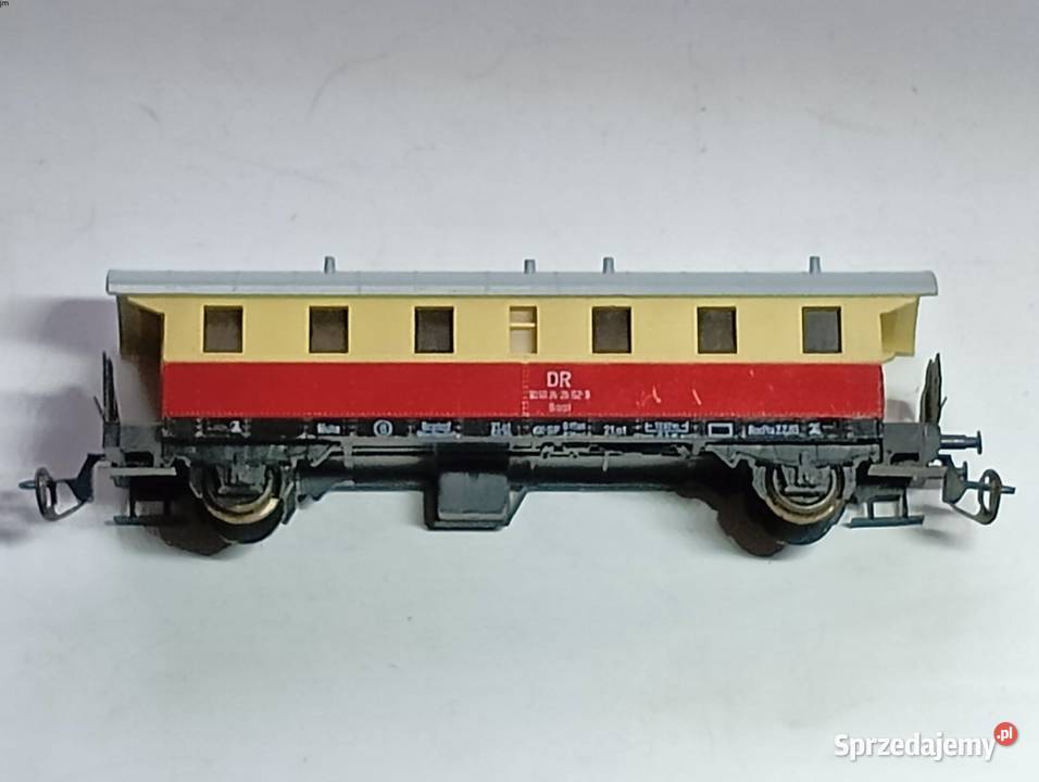 Wagon pasażerski czerwony 2 klasy DR 2osiowy TT