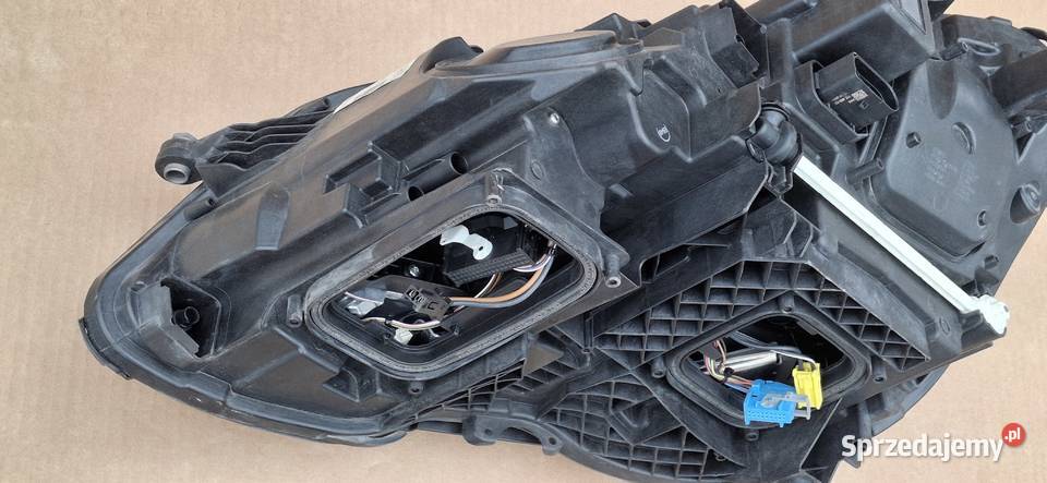 MERCEDES EKLASA W212 LIFT REFLEKTOR PRAWY FULL Bieleń