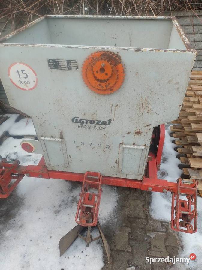 Sadzarka rozsiewacz nieuszkodzony Siewniki i sadzarki Książ Wielki