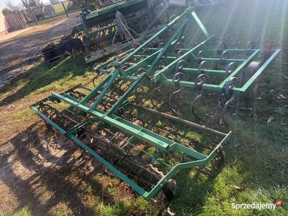 Agregat uprawowy 28 z przednim wałem nieuszkodzony Brdów