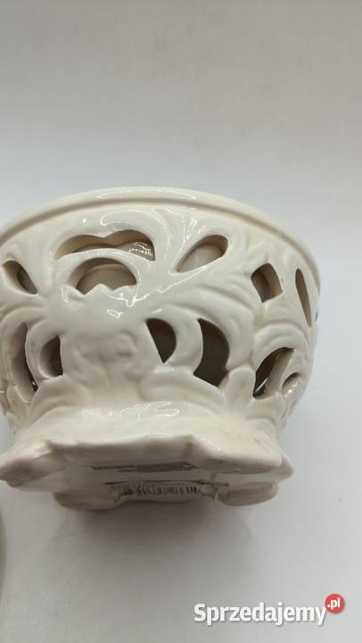 Porcelanowy pojemnik puzderko ażurowe koloru Zamość