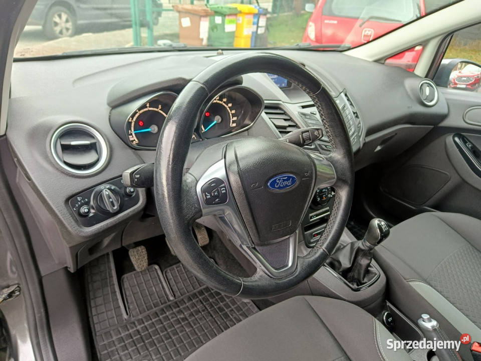 Ford Fiesta Podgrzewane fotele i Przednia szyba lakier metallic Ruda Śląska