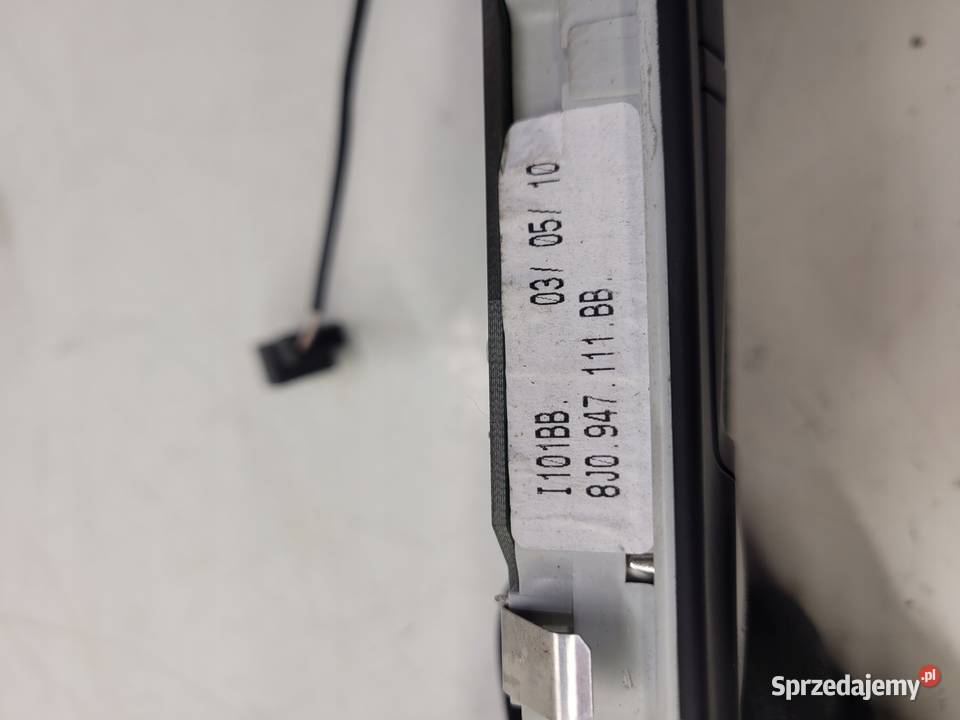 LAMPKA KABINY AUDI A3 8P CABRIO TT 8J0947111BB osobowe Przystajń sprzedam