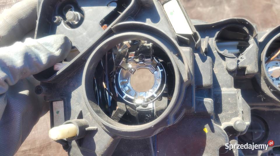 DACIA DUSTER 2 II REFLEKTOR LAMPA LEWA LEWY