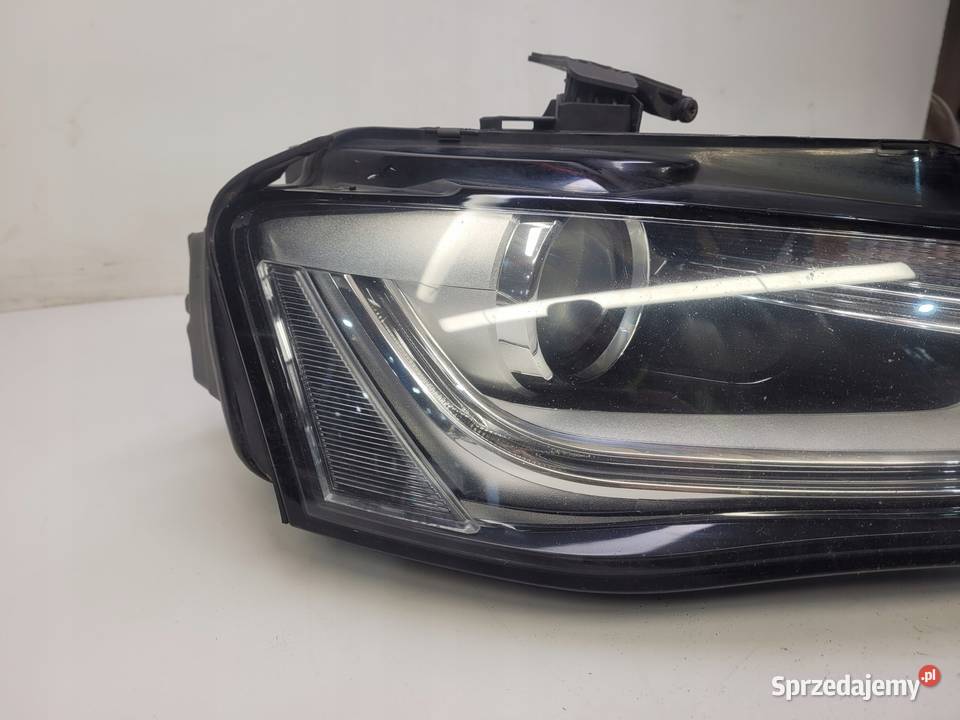 REFLEKTOR PRAWY PRZÓD AUDI A4 B8 LIFT 8K0941006D Lampy przednie Przystajń sprzedam