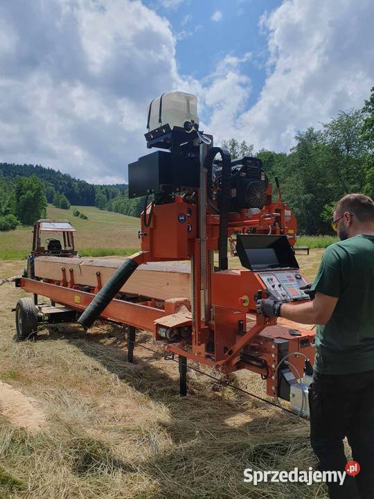 Usługa przecierania drewna trakiem mobilnym