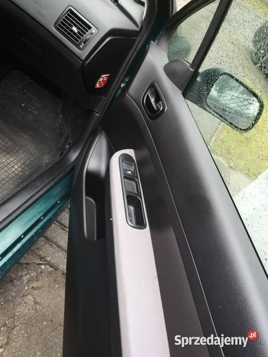 Peugeot 307 20 HDI 2001 Rok produkcji 2001 Siechnice