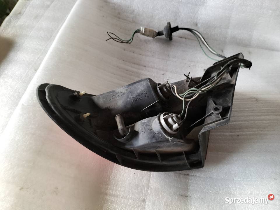 Mazda 323F BA Lampa tylna tył lewa