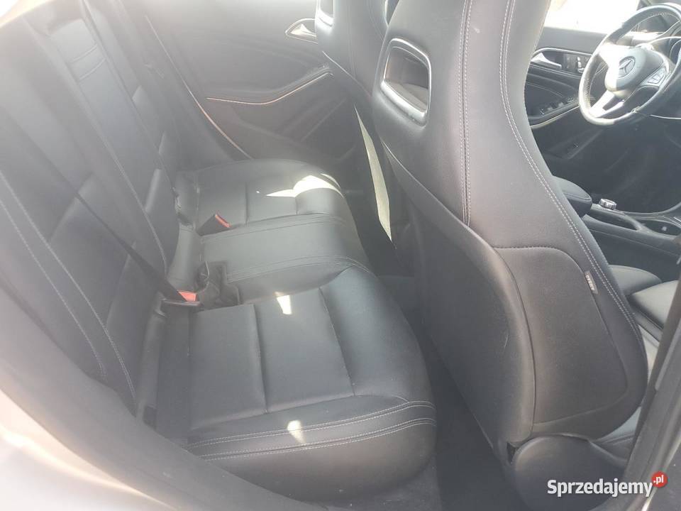 2018 MERCEDESBENZ CLA 250 4MATIC srebrny Częstochowa