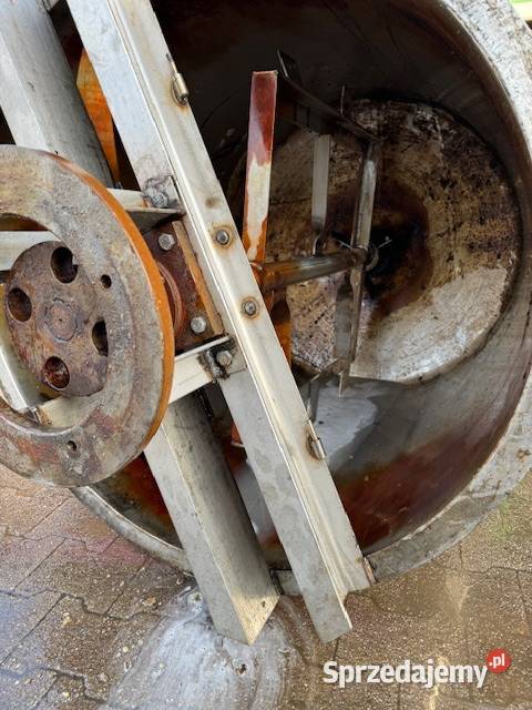 Zbiornik ze stali nierdzewnej 1100 l pionowy z wielkopolskie Leszno