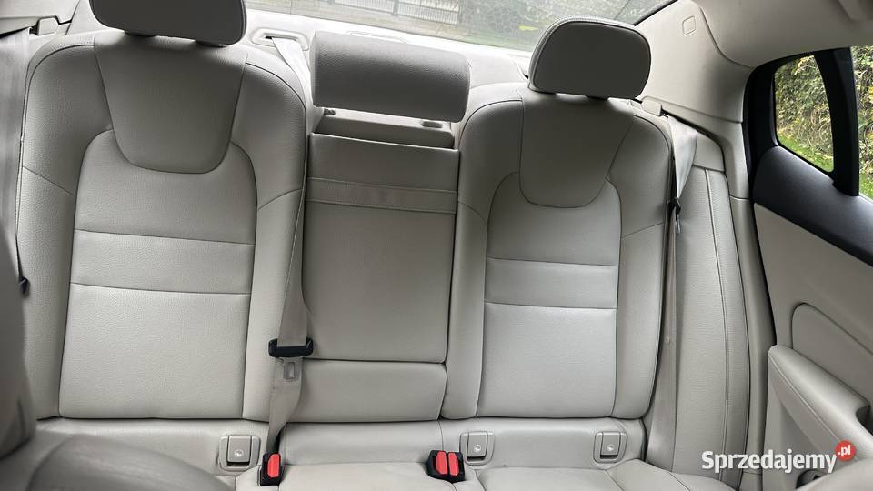 VOLVO S60 20 benzyna 310 AWD Momentum Pro mazowieckie sprzedam