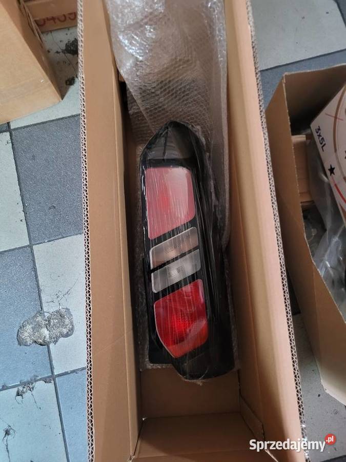 LAMPA TYŁ FORD CUSTOM 2728870 PZ3113404AD Pozostałe Radom