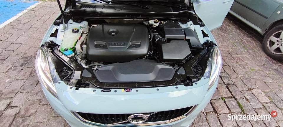 VOLVO V40 T3 Momentum garaż2 kolorowa tapicerka niebieski Stargard sprzedam