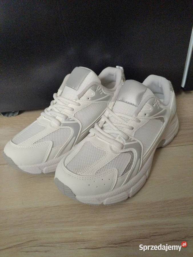 Białe sneakersy damskie nowe r 40 Obuwie sportowe Kraków